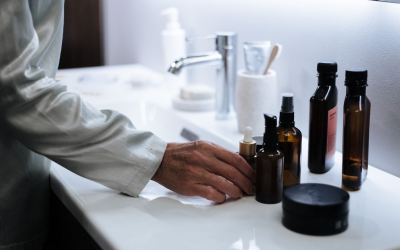 Innovation cosmétique : biotechnologies vertes et beauty tech redéfinissent 2024